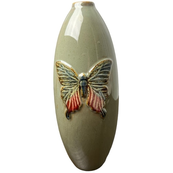 VASE Ceramic 10” Light Green BUTTERFLY With Bud Flower Table Shelf Decor Spring - Picture 1 of 10